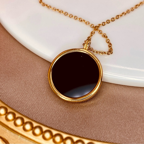 Gorgeous Black Onyx Cosmic Design Medallion Pendant Dainty Chain In Gold - Picture 4 of 9